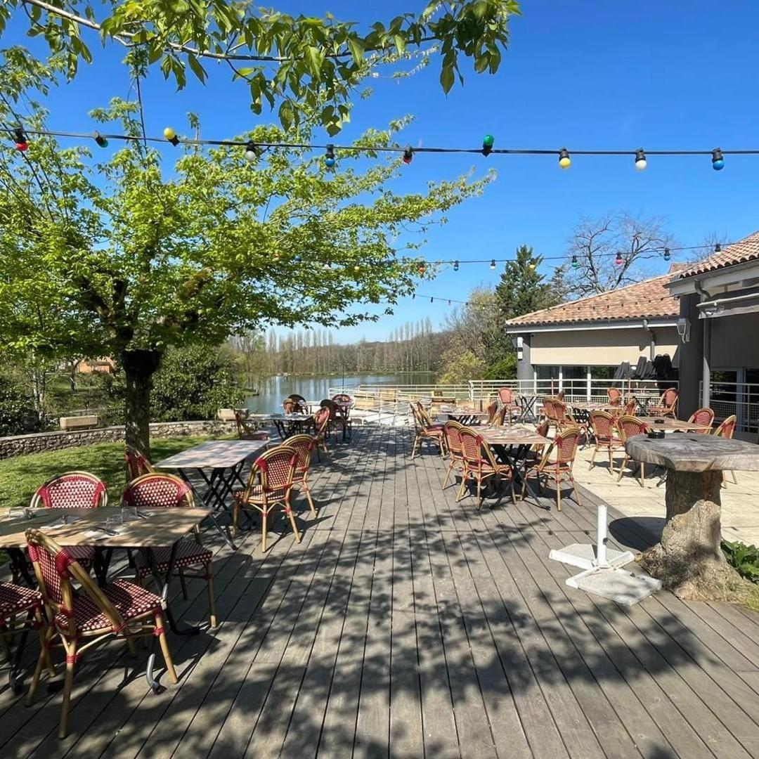 Hotel Restaurant La Dame Du Lac Monflanquin Dış mekan fotoğraf